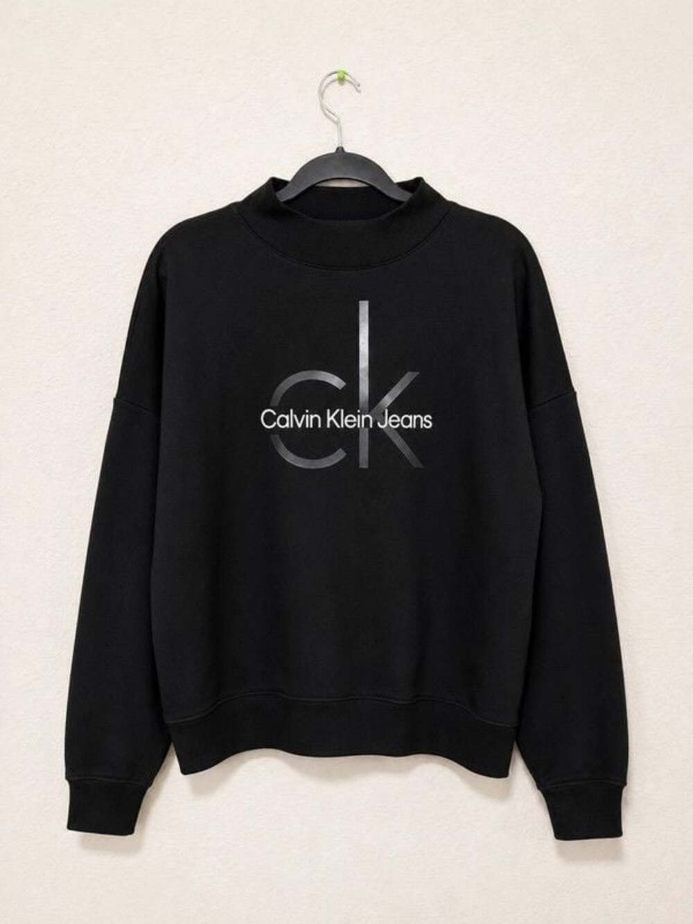 Calvin Klein black pullover sweatshirt size large
